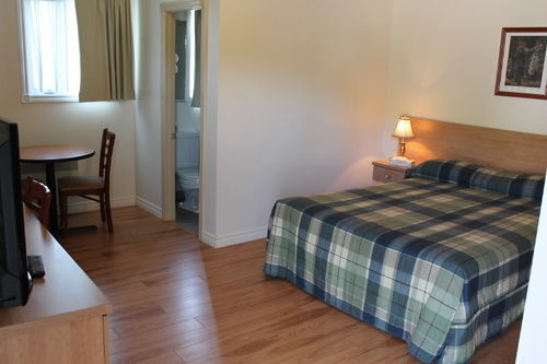 Chevalier Motel
